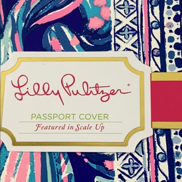 Lilly Pulitzer Scale Up Passport Cover, New - Picture 2 of 5
